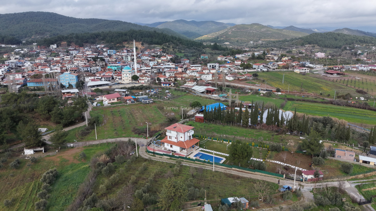 İZMİR YENİKÖY MERKEZDE SATILIK TEKTAPU 1.855 M2 MUHTEŞEM KONUMDA BAHÇE