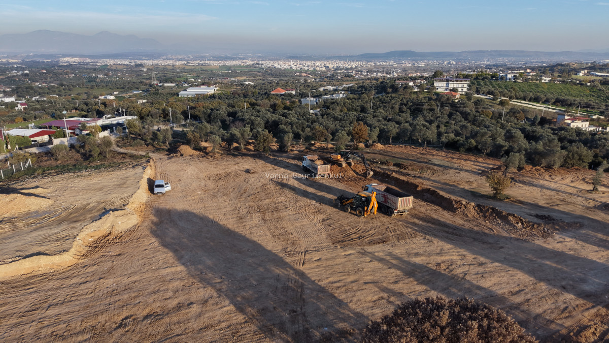 MENDERES AKÇAKÖYDE SATILIK TAPULU 224 M2 MUHTEŞEM MANZARALI YATIRIMLIK BAHÇELER - 2