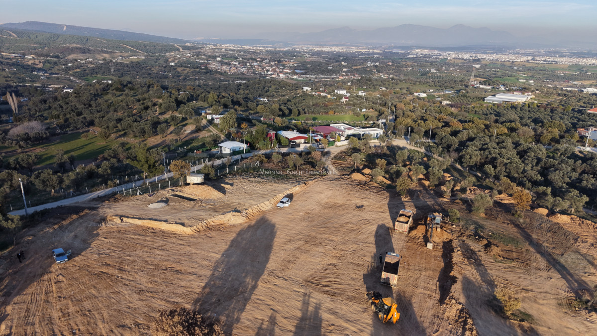 MENDERES AKÇAKÖYDE SATILIK TAPULU 224 M2 MUHTEŞEM MANZARALI YATIRIMLIK BAHÇELER - 5
