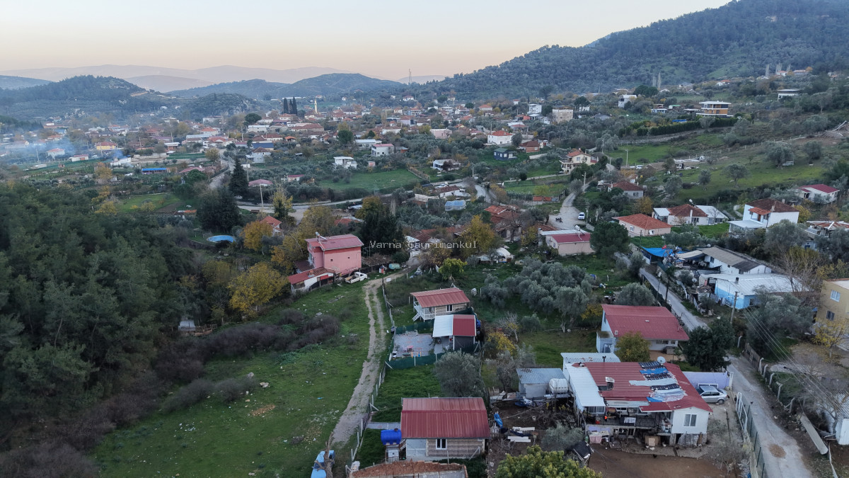 DEĞİRMENDERE KÖY İÇİNDE SATILIK 186 M2 BAHÇE ETRAFI ÇEVRİLİ 65 M2 PREFABRİK EV - 2