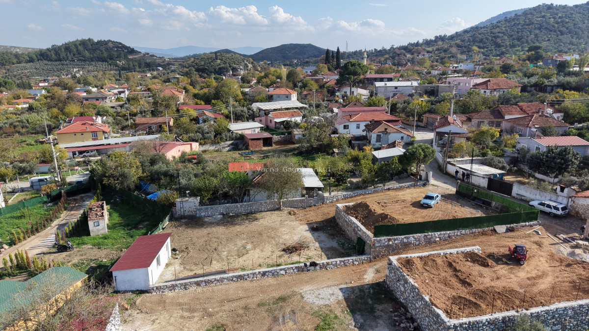 DEĞİRMENDEREDE SATILIK 810 M2 İMARLI TAŞ DUVAR ÇEVRİLİ MUHTEŞEM ARSA - 5