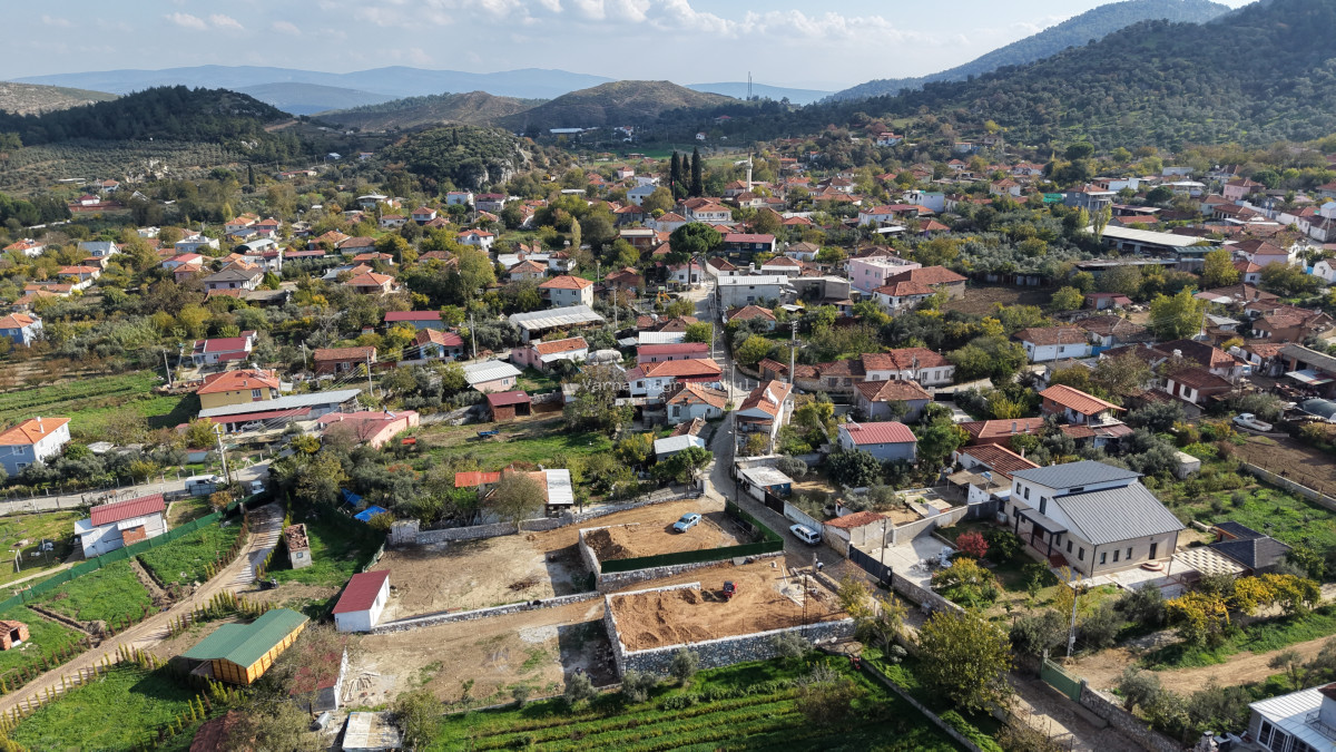 DEĞİRMENDEREDE SATILIK 810 M2 İMARLI TAŞ DUVAR ÇEVRİLİ MUHTEŞEM ARSA - 6