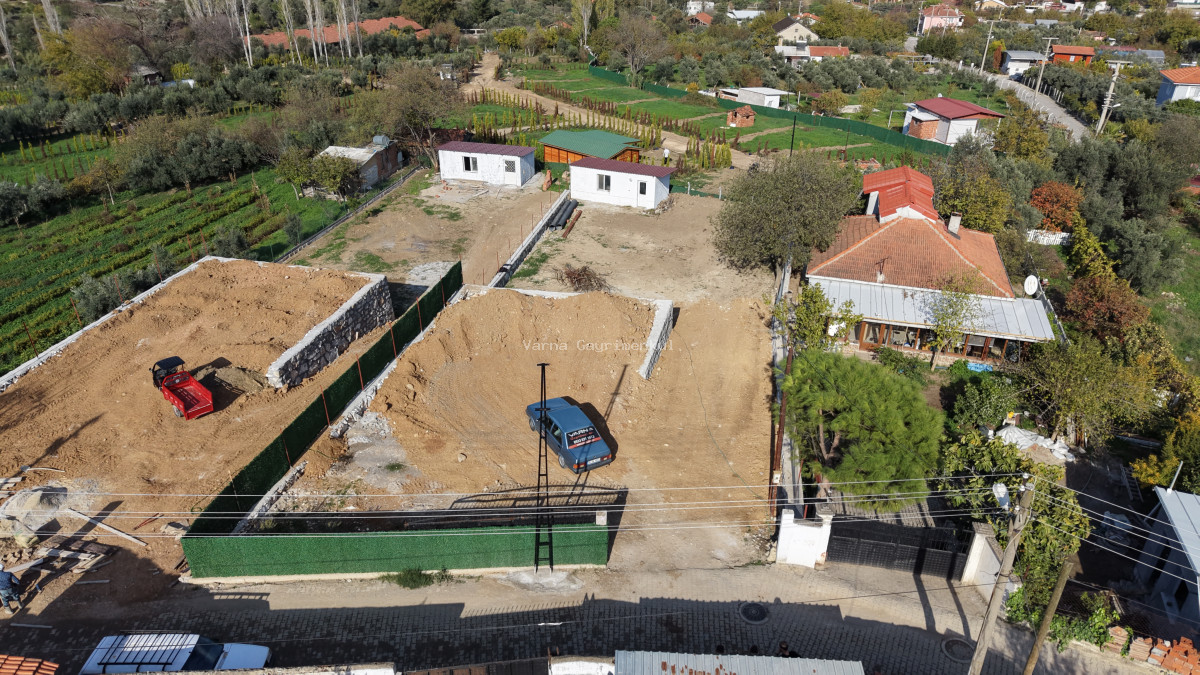 DEĞİRMENDEREDE SATILIK 810 M2 İMARLI TAŞ DUVAR ÇEVRİLİ MUHTEŞEM ARSA