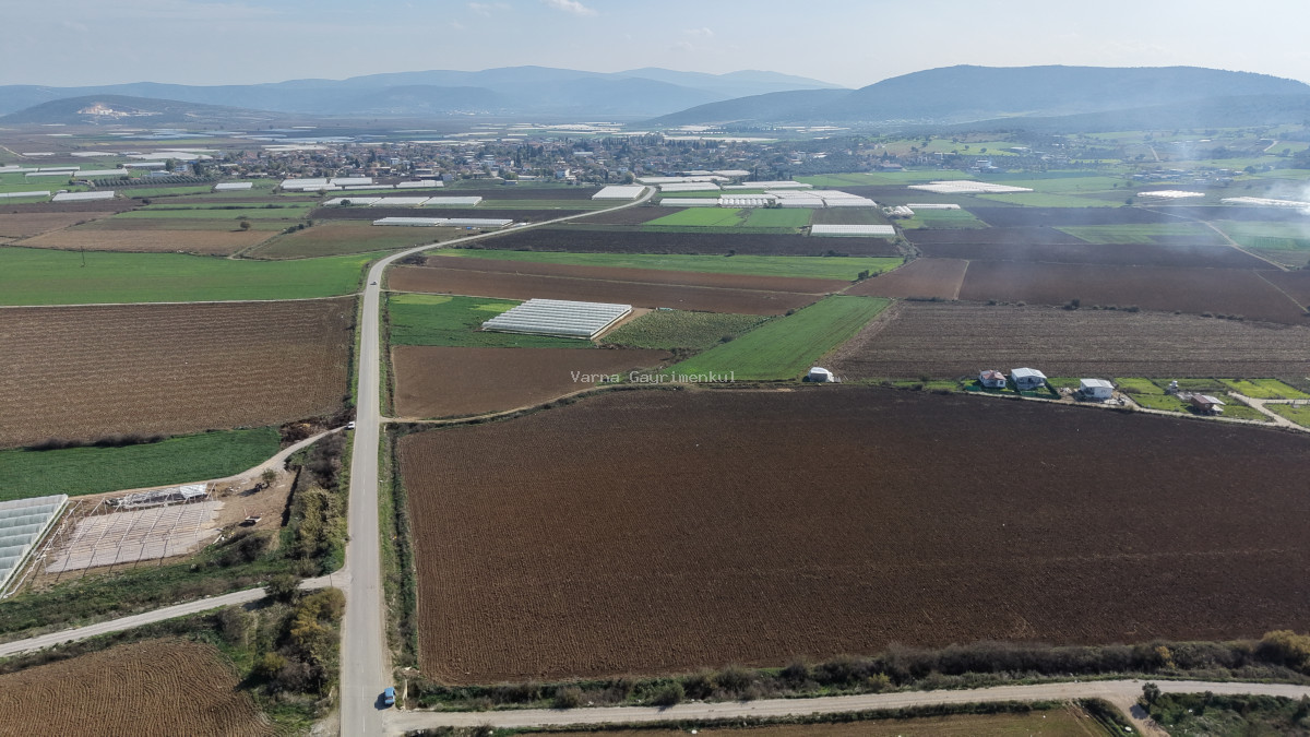İZMİR SANCAKLIDA SATILIK TEKTAPU 4.700 M2 ANAYOLA YAKIN KÖŞE TARLA