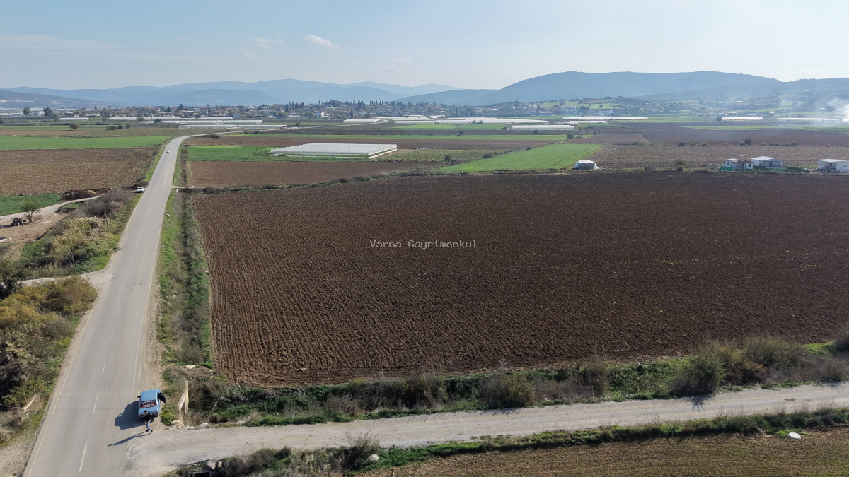 İZMİR SANCAKLIDA SATILIK TEKTAPU 4.700 M2 ANAYOLA YAKIN KÖŞE TARLA - 4
