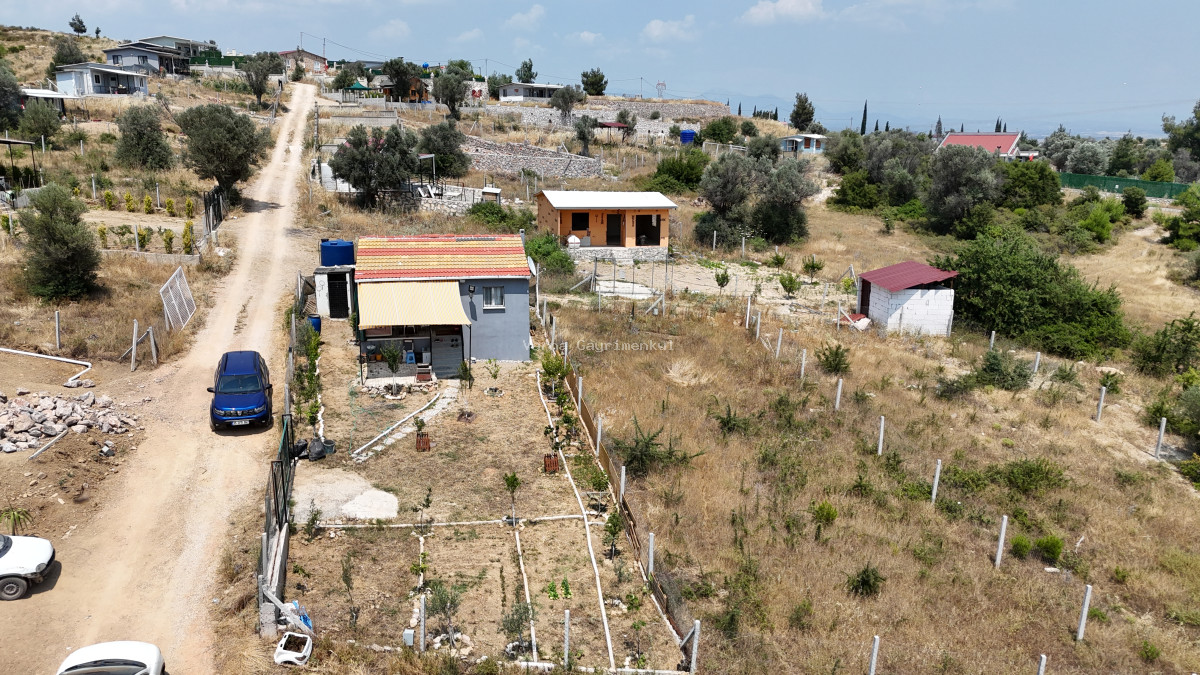 İZMİR AKÇAKÖYDE SATILIK 336 M2 TAPULU 50 M2 BETONARME BAHÇELİ HARİKA EV - 9