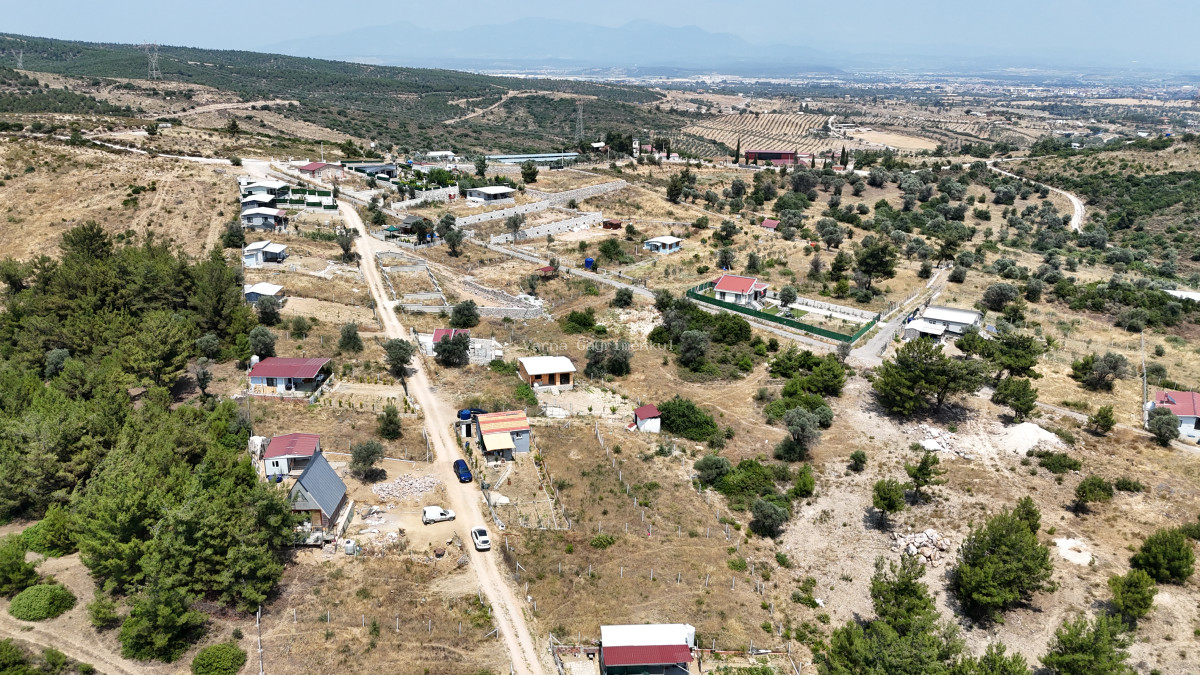 İZMİR AKÇAKÖYDE SATILIK 336 M2 TAPULU 50 M2 BETONARME BAHÇELİ HARİKA EV - 11