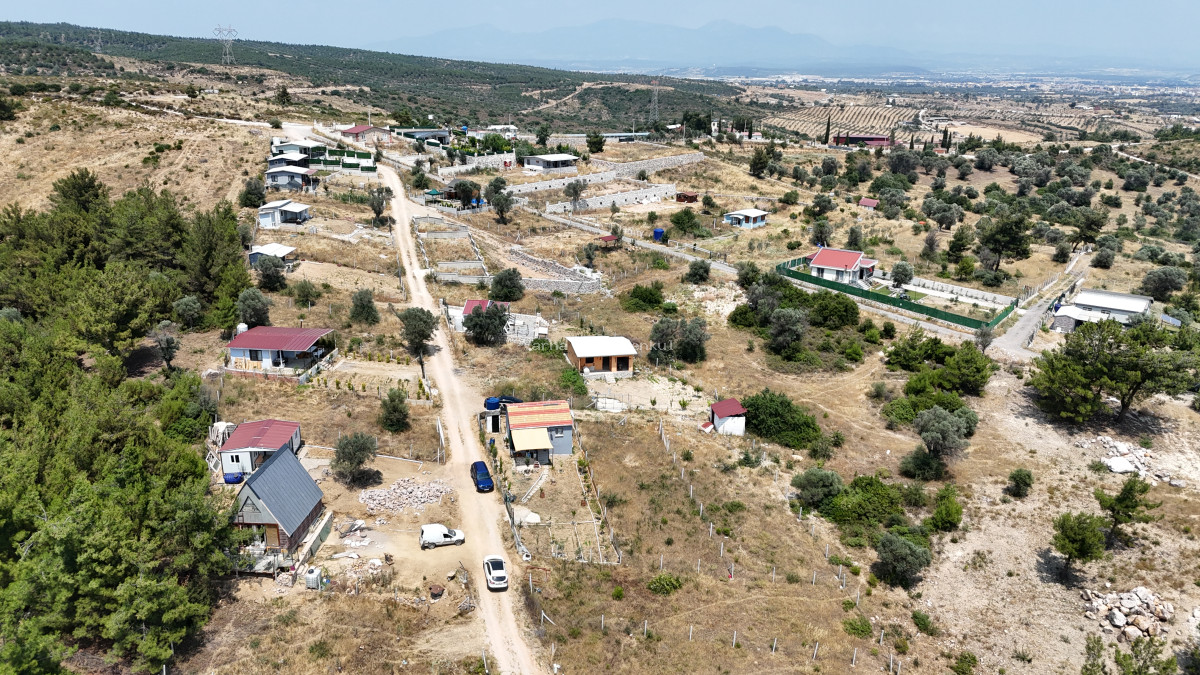 İZMİR AKÇAKÖYDE SATILIK 336 M2 TAPULU 50 M2 BETONARME BAHÇELİ HARİKA EV - 12
