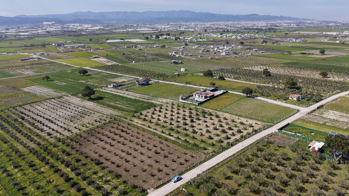 İZMİR TEKELİDE SATILIK TAPULU 170 M2 ASFALT CEPHE MANZARALI ZEYTİNLİ BAHÇELER - 8