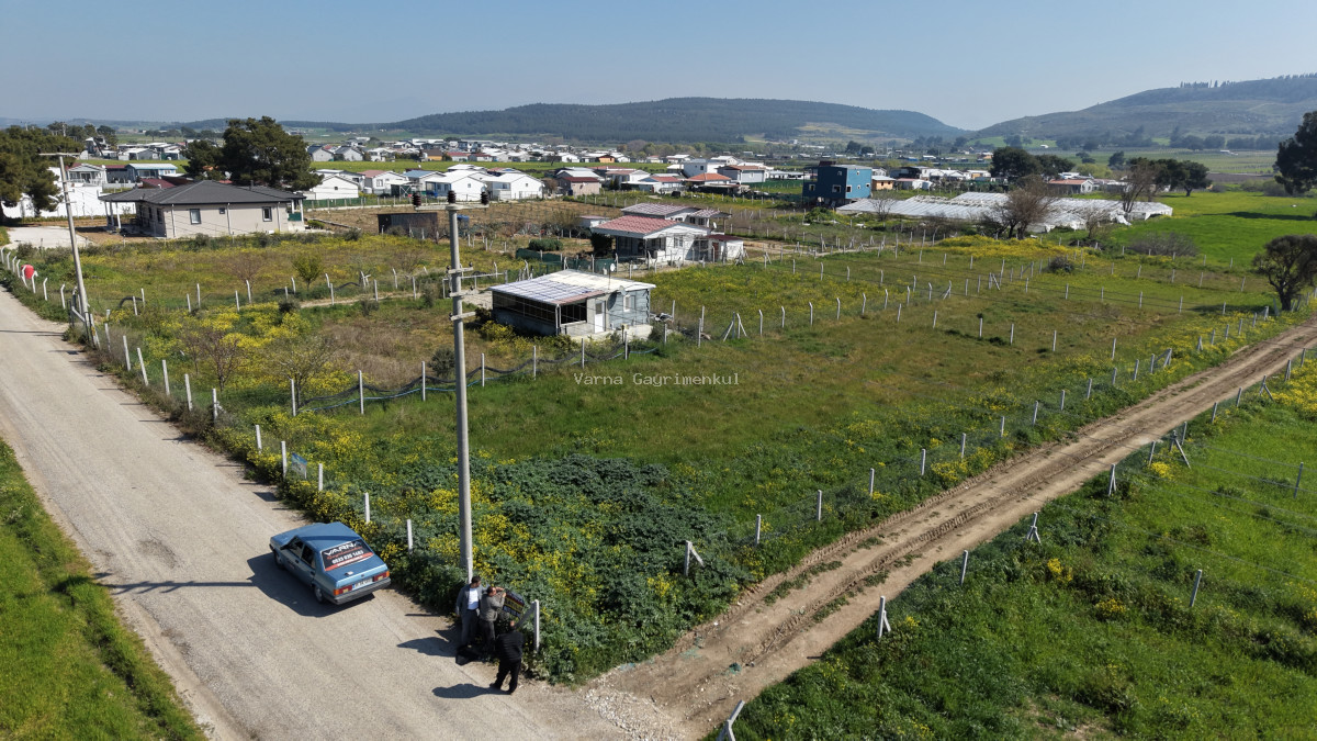 DEVELİDE SATILIK 1.050 M2 RESMİ TAPULU İZBANA YAKIN ASFALT CEPHELİ KÖŞE TARLA - 7