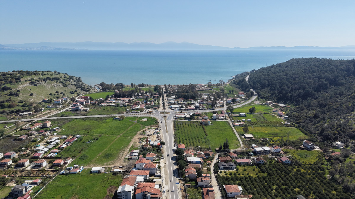 DENİZE SAHİLE YÜRÜME MESAFESİNDE SATILIK 202 M2 ELEKTRİK SULU YAZLIK BAHÇELER