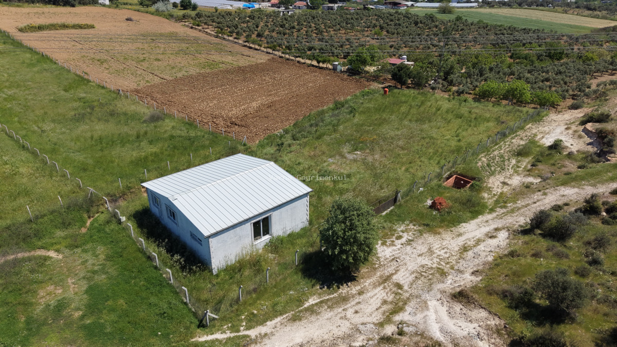 İZMİR DEREKÖYDE SATILIK TEKTAPU 1.740 M2 MERKEZE YAKIN ETRAFI ÇEVRİLİ 80 M2 EV - 15
