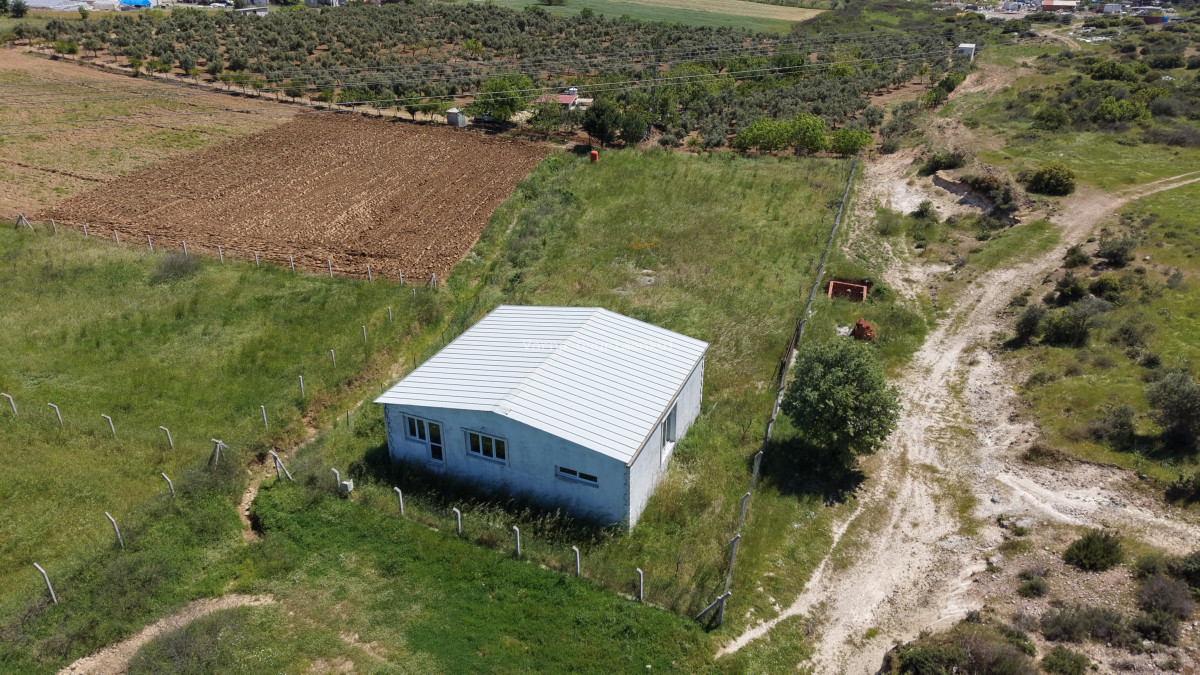 İZMİR DEREKÖYDE SATILIK TEKTAPU 1.740 M2 MERKEZE YAKIN ETRAFI ÇEVRİLİ 80 M2 EV - 18