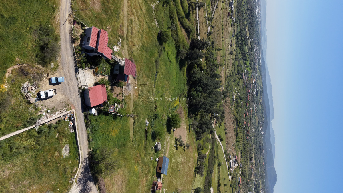 İZMİR GÖRECE ÇAKALLARDA TEKTAPU 606 M2 3 EV MÜŞTEMİLAT ELEKTRİK SU OLAN BAHÇE - 2