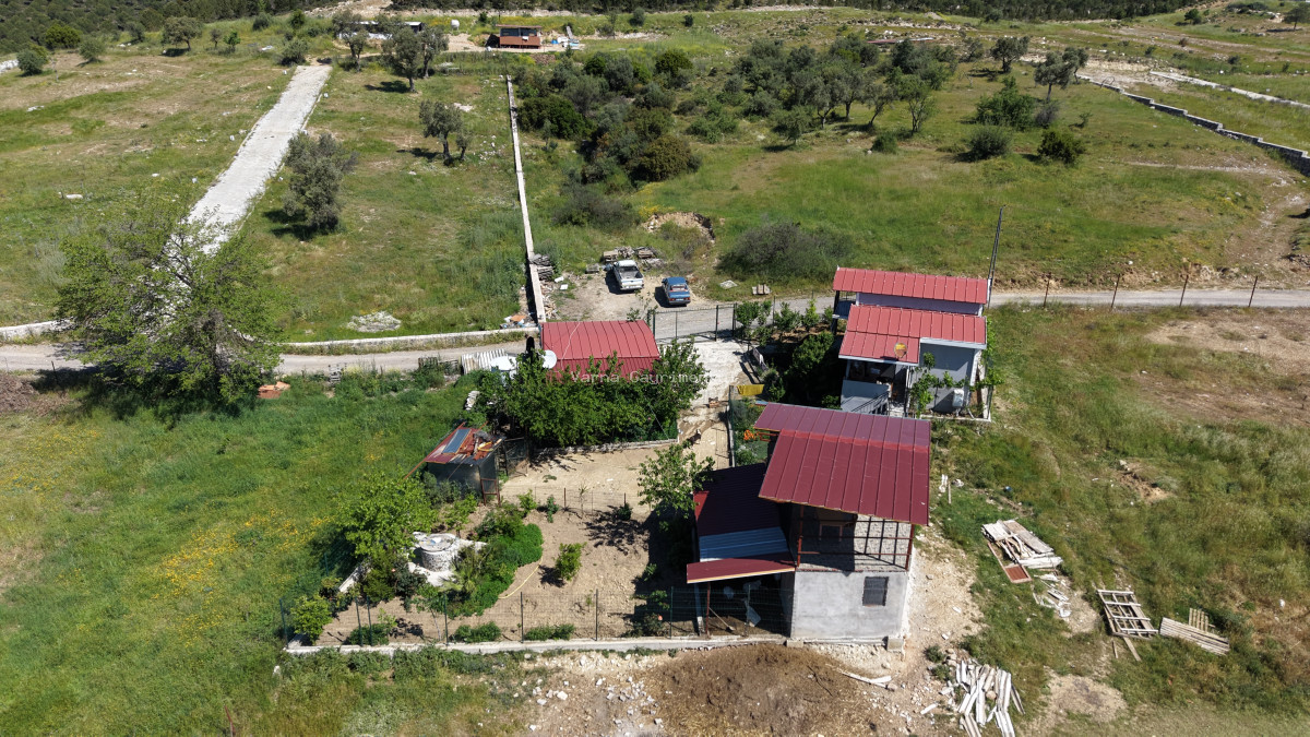 İZMİR GÖRECE ÇAKALLARDA TEKTAPU 606 M2 3 EV MÜŞTEMİLAT ELEKTRİK SU OLAN BAHÇE - 12