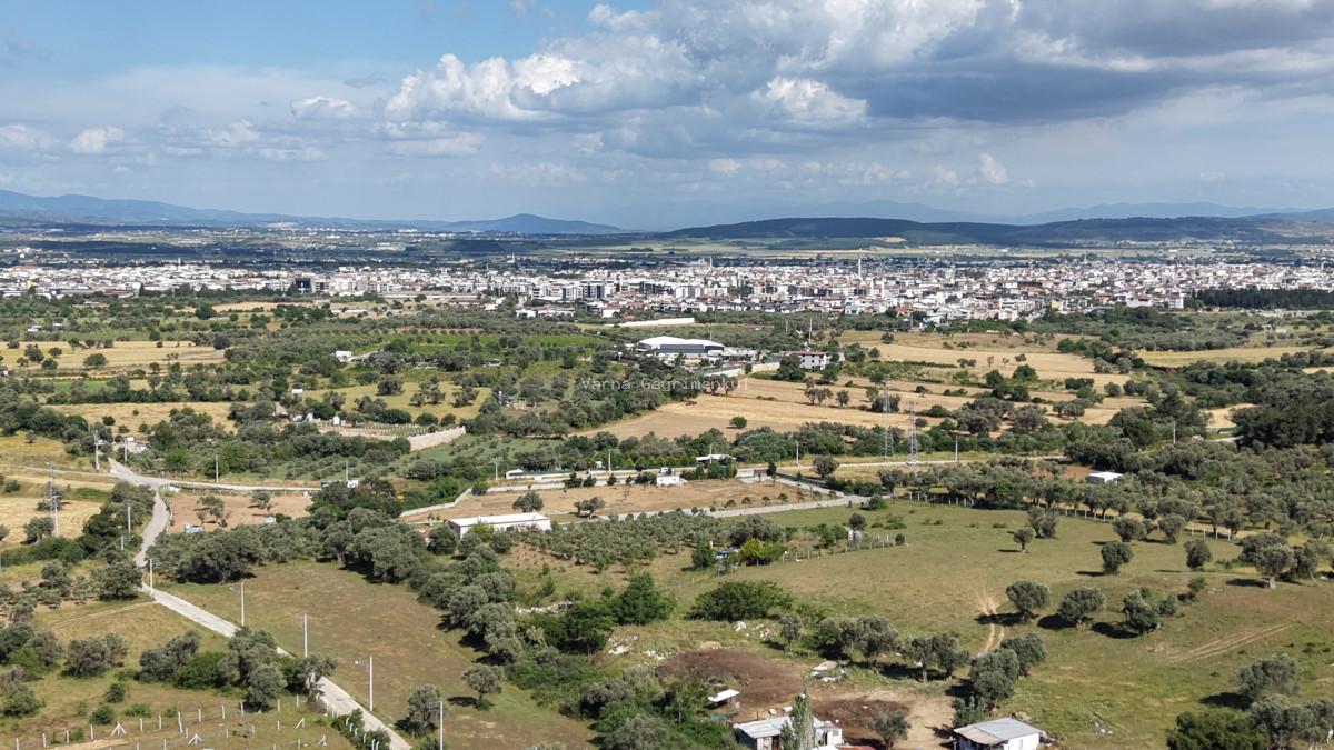 İZMİR GÖRECEDE SATILIK 1.200 M2 TAPULU ELEKTRİK SULU YATIRIMLIK BAHÇE