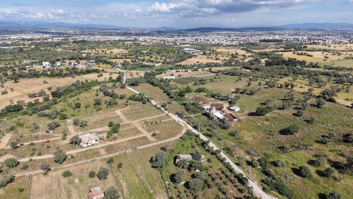 İZMİR GÖRECEDE SATILIK 1.200 M2 TAPULU ELEKTRİK SULU YATIRIMLIK BAHÇE - 4