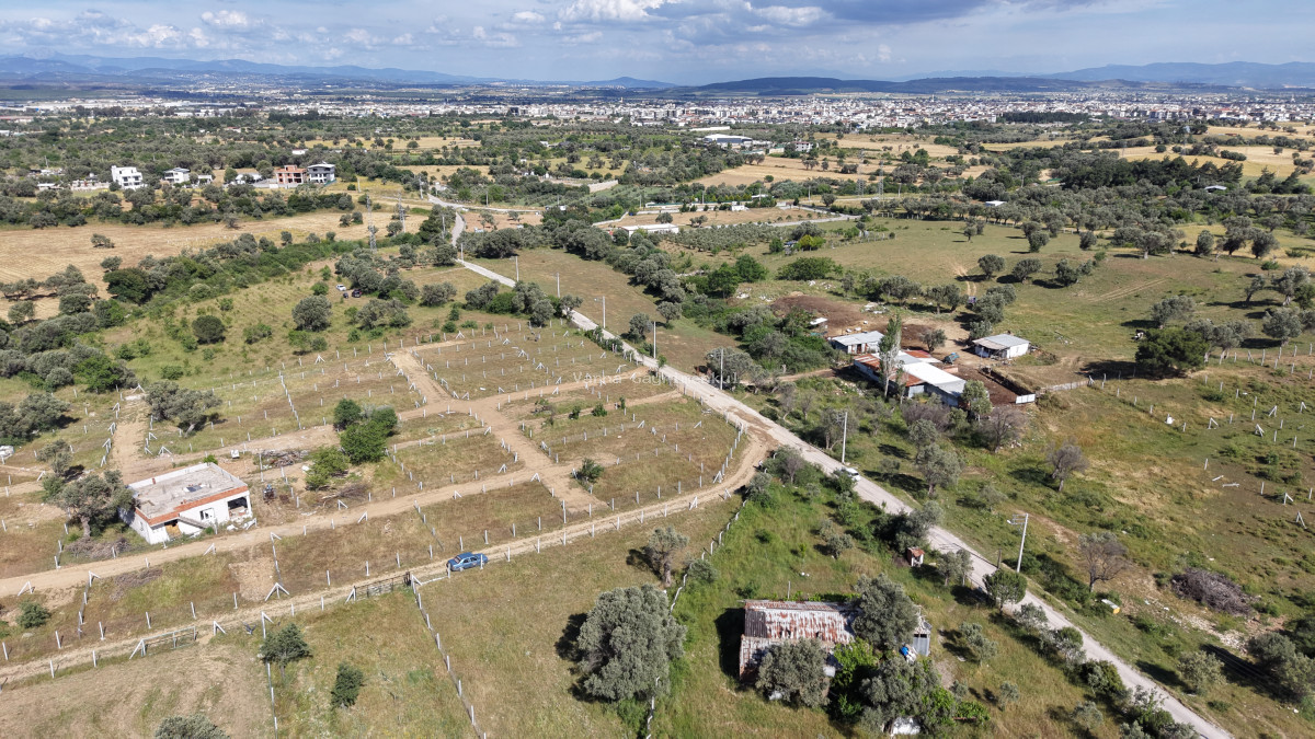 İZMİR GÖRECEDE SATILIK 1.200 M2 TAPULU ELEKTRİK SULU YATIRIMLIK BAHÇE - 9
