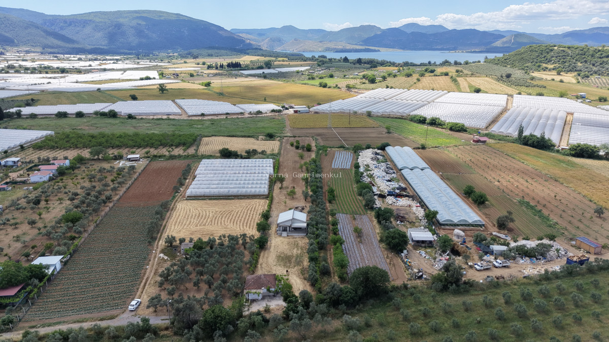 DEĞİRMENDEREDE SATILIK 4.670 M2 İÇERİSİNDE 2 ADET 2+1 EV ELEKTRİK SUYU OLAN ARAZİ - 4