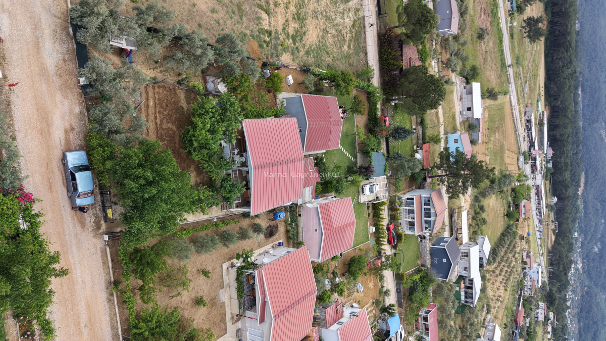 İZMİR ATAKÖYDE SATILIK 500 M2 ARSA İÇERİSİNDE 2+1 EV MEYVE BAHÇESİ SAHİLE 10 DAKİKA - 11