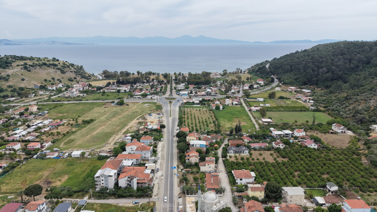 AHMETBEYLİ SAHİL ANACADDEDE SATILIK TEKTAPU 750 M2 ARSA 8 DAİRE KELEPİR FİYATA
