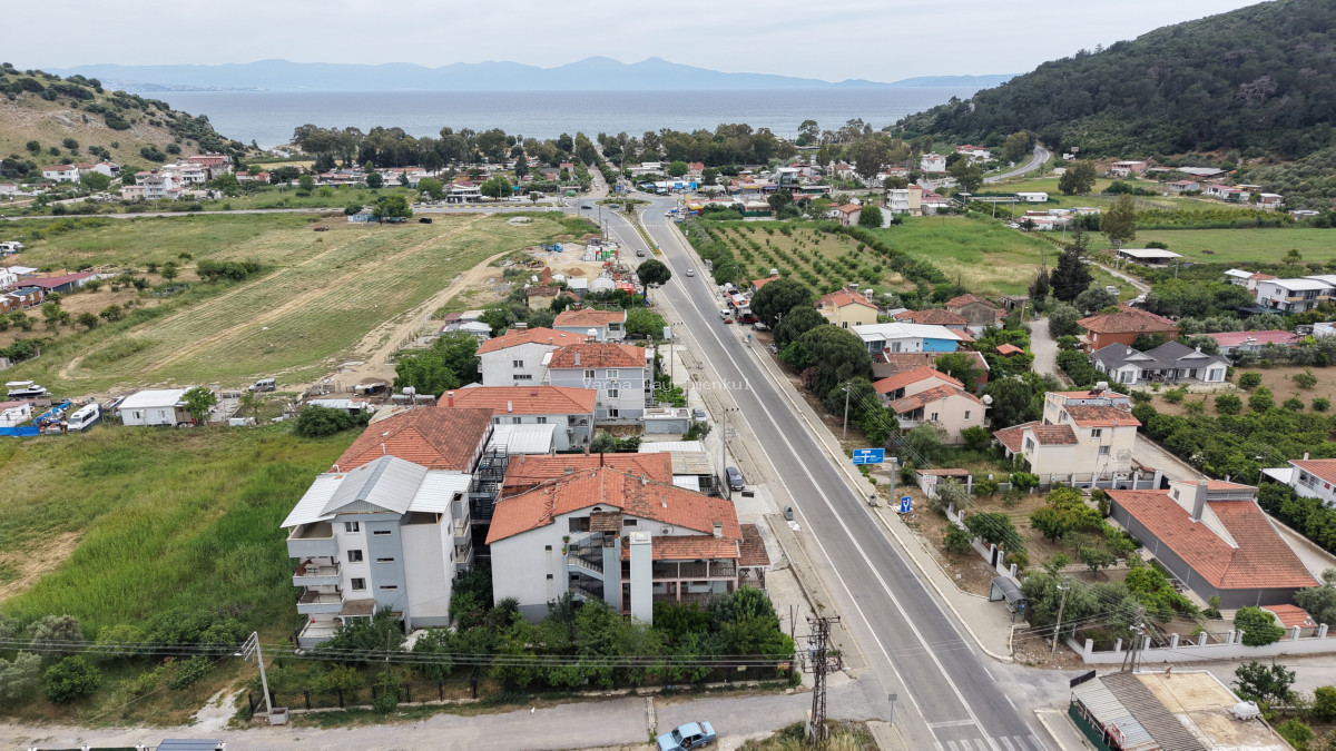 AHMETBEYLİ SAHİL ANACADDEDE SATILIK TEKTAPU 750 M2 ARSA 8 DAİRE KELEPİR FİYATA - 9