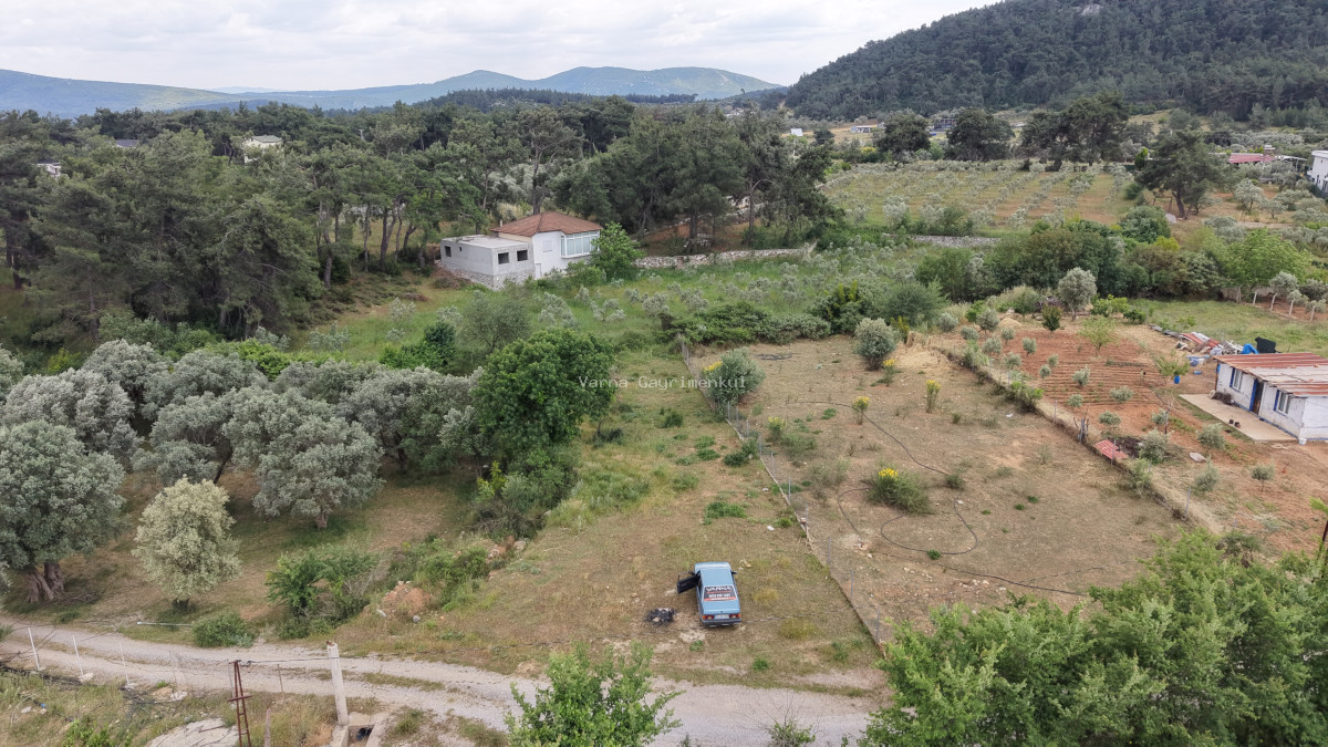 İZMİR ATAKÖYDE SATILIK TEKTAPU 1.066 M2 MUHTEŞEM KONUMDA BAHÇE