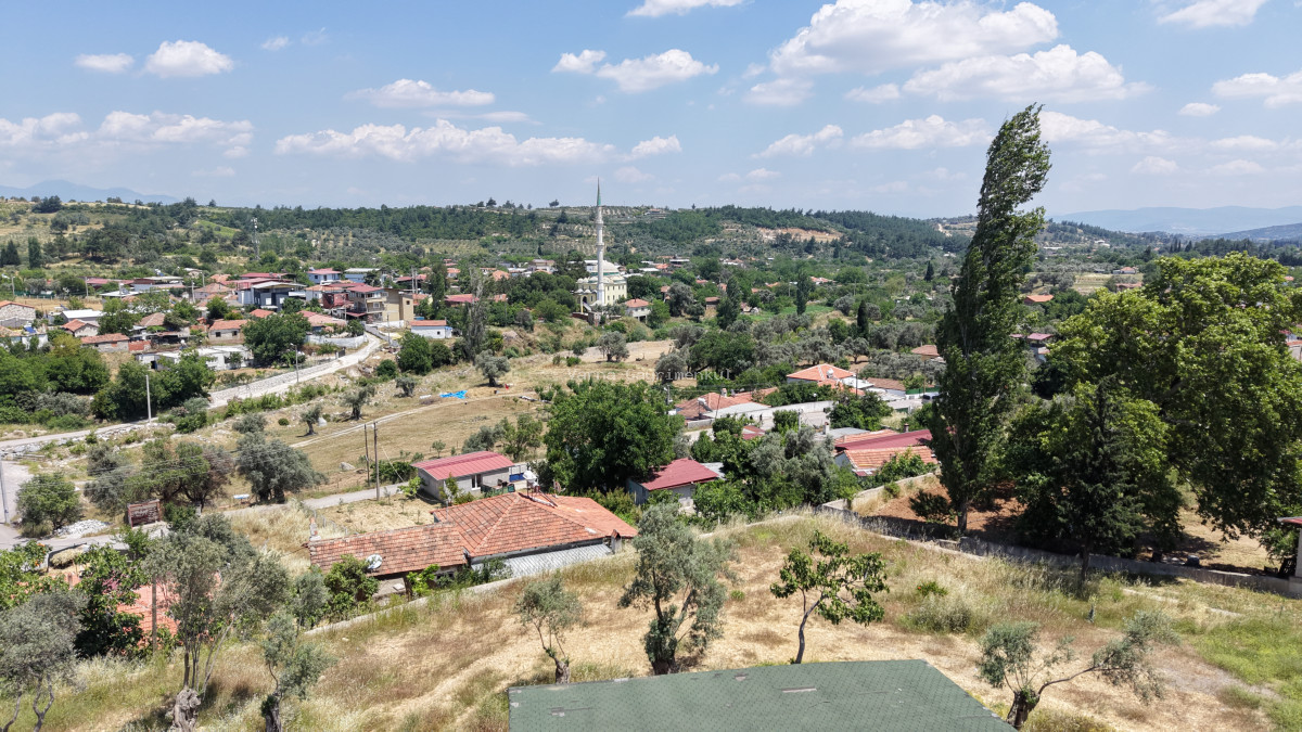 ÇATALCADA SATILIK 624 M2 TAPULU KÖYİÇİ TAŞ DUVAR ÇEVRİLİ 90 M2 NUMARATAJLI EV