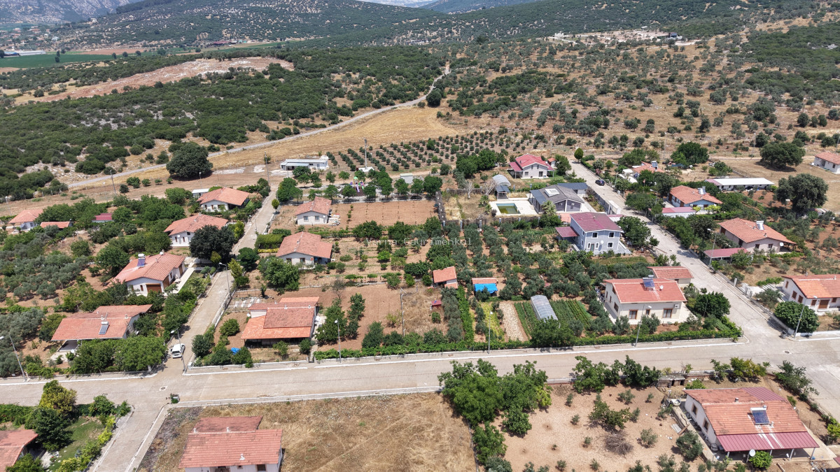 SERKÖY ÇİFTLİK EVLERİNDE SATILIK 1.500 M2 ARSA 100 M2 MÜSTAKİL EV - 6