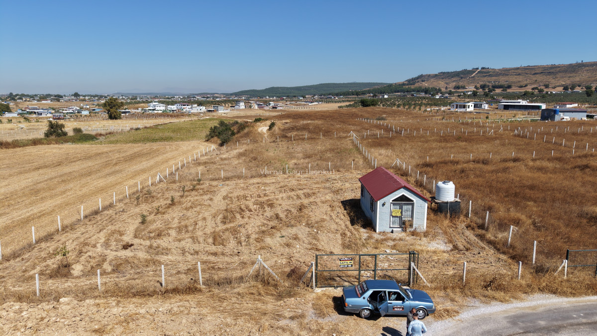 İZMİR TEKELİDE SATILIK 1.462 M2 TAPULU 25 M2 EV İZBANA YAKIN BAHÇE