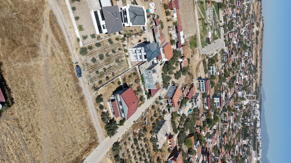 İZMİR TEKELİDE SATILIK 414 M2 İMARLI İZBANA YAKIN MÜSTAKİL VİLLALIK ARSA - 11
