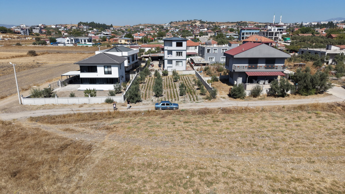 İZMİR TEKELİDE SATILIK 414 M2 İMARLI İZBANA YAKIN MÜSTAKİL VİLLALIK ARSA